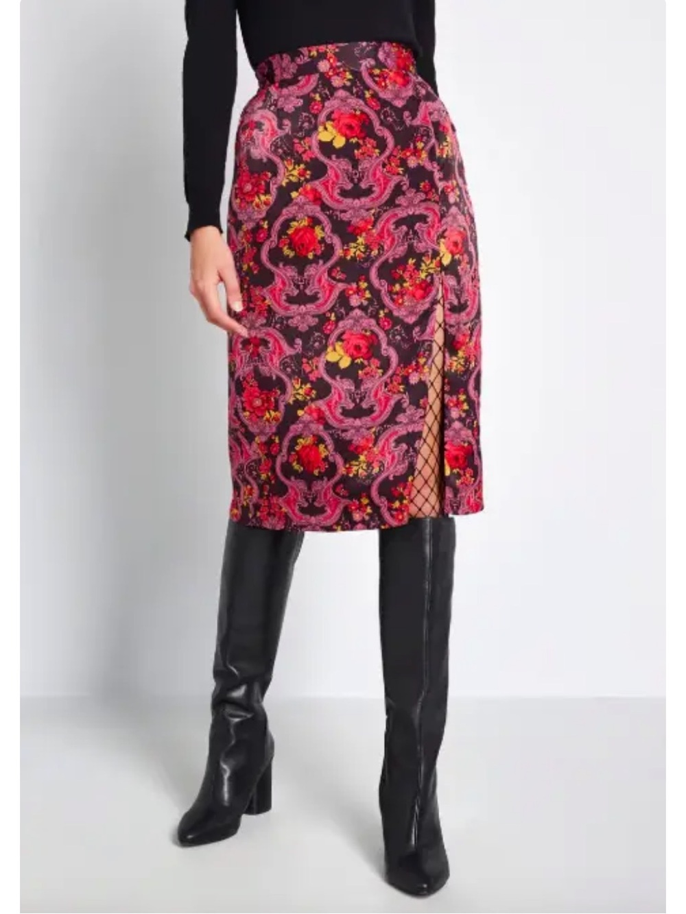 ModCloth Skirt Women’s XS Got My Attention A-Line Skirt Black w/ Floral Pattern